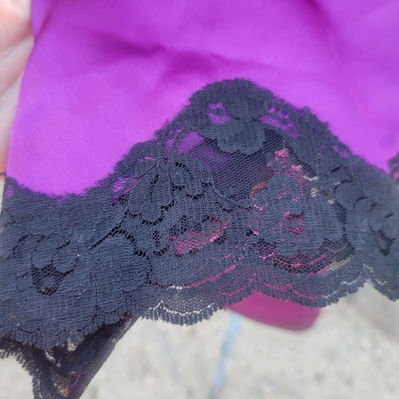 Fredericks of Hollywood Sexy Black Lace  & Purple Robe - Picture 5 of 8
